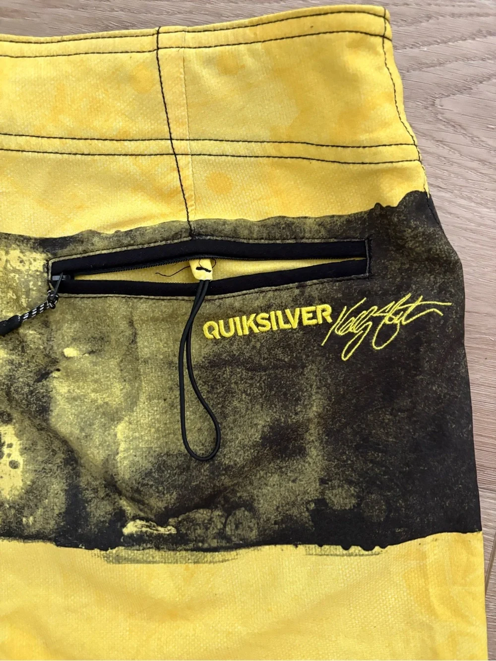Quiksilver boardshorts bright